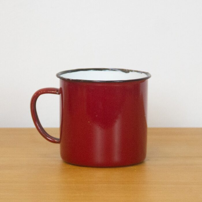 Red teacup set